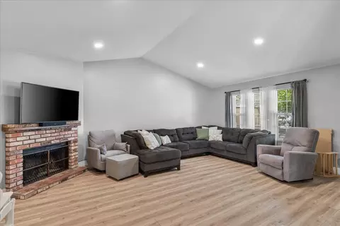 1924 Amsterdam Ln, Modesto, CA 95356 photo 9