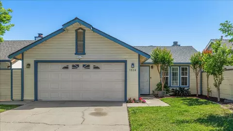 1924 Amsterdam Ln, Modesto, CA 95356 photo 4