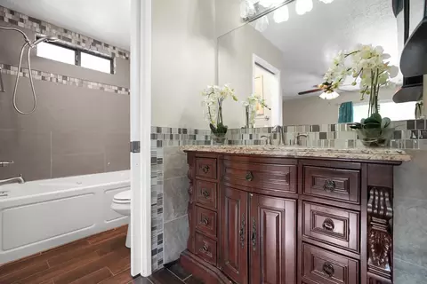 Bath - 941 Arambel Dr, Patterson, CA 95363 photo 3 of 3