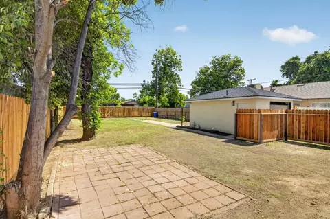 Exterior - 1127 W 19th St, Merced, CA 95340 photo 5 of 7
