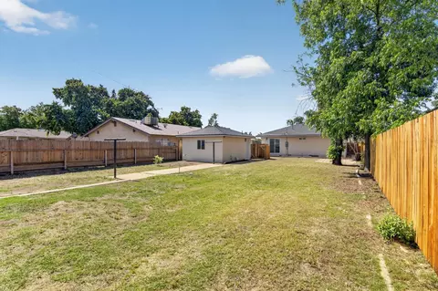 Exterior - 1127 W 19th St, Merced, CA 95340 photo 7 of 7