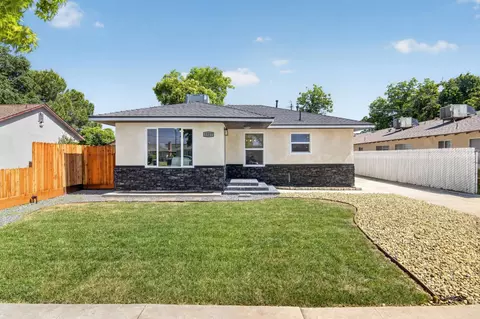 1127 W 19th St, Merced, CA 95340