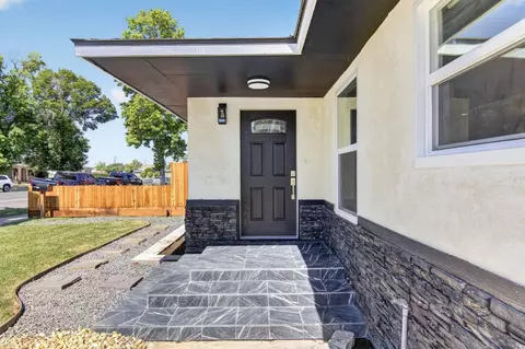 Exterior - 1127 W 19th St, Merced, CA 95340 photo 3 of 7