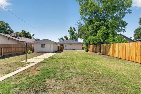 Exterior - 1127 W 19th St, Merced, CA 95340 photo 6 of 7