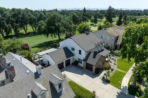 View/Area - 1682 Fairway Oaks Ct, Ripon, CA 95366 photo 1 of 6