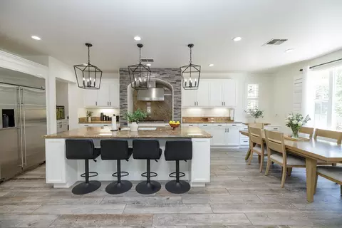 Kitchen - 1682 Fairway Oaks Ct, Ripon, CA 95366 photo 2 of 7