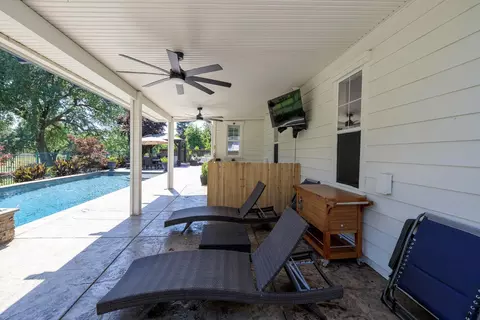 Exterior - 1682 Fairway Oaks Ct, Ripon, CA 95366 photo 7 of 14