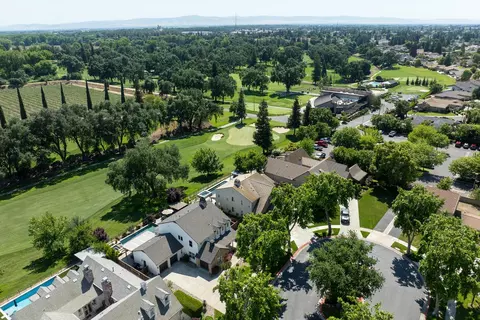 View/Area - 1682 Fairway Oaks Ct, Ripon, CA 95366 photo 3 of 6