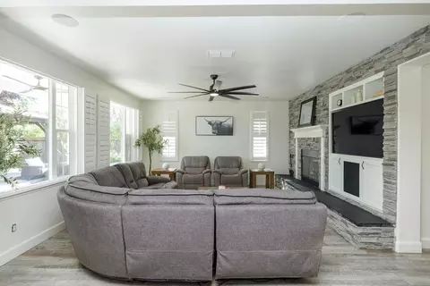 Living - 1682 Fairway Oaks Ct, Ripon, CA 95366 photo 1 of 2