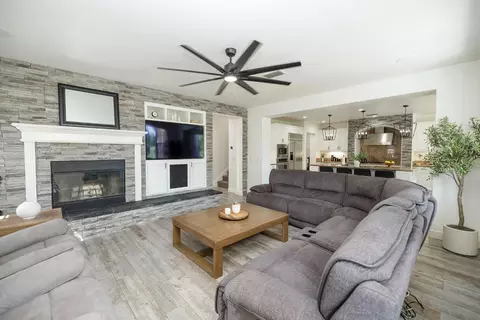 Living - 1682 Fairway Oaks Ct, Ripon, CA 95366 photo 2 of 2