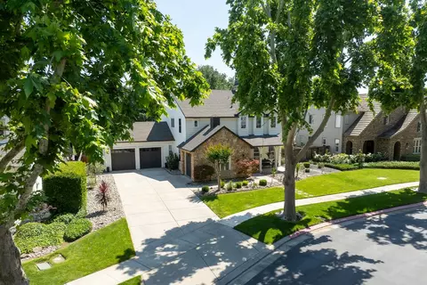 Exterior - 1682 Fairway Oaks Ct, Ripon, CA 95366 photo 12 of 14