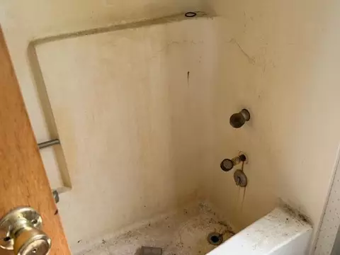 Bath - 22460 Canyon Way, Colfax, CA 95713 photo 8 of 9