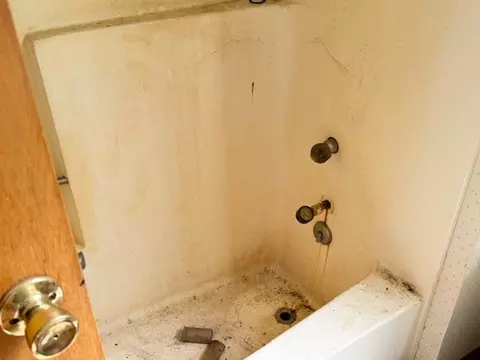 Bath - 22460 Canyon Way, Colfax, CA 95713 photo 9 of 9