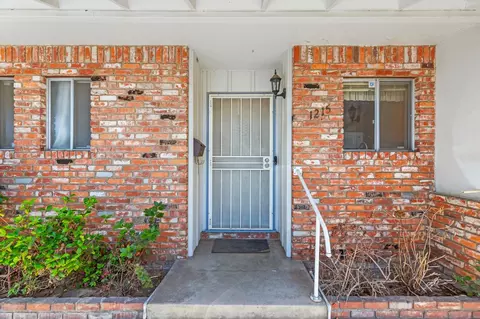 Entry Way - 1215 Del Vale Ave, Modesto, CA 95350 photo 1 of 4