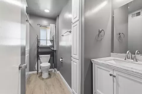 Bath - 1215 Del Vale Ave, Modesto, CA 95350 photo 1 of 2