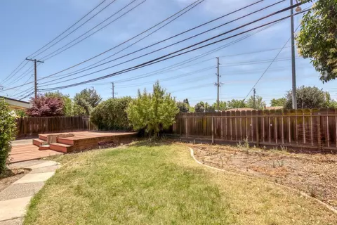 Exterior - 1532 Hialeah Dr, Modesto, CA 95350 photo 9 of 11
