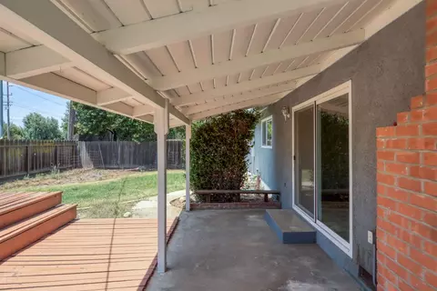 Exterior - 1532 Hialeah Dr, Modesto, CA 95350 photo 4 of 11