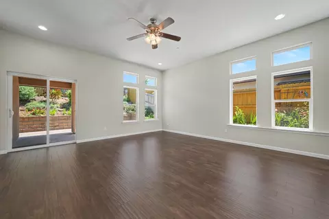Living - 159 Emerald Ln, Jackson, CA 95642 photo 5 of 8