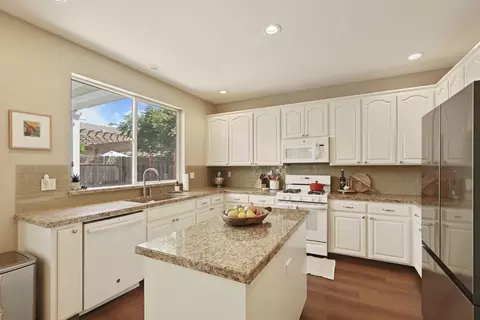Kitchen - 2639 Creekside Dr, Lodi, CA 95242 photo 1 of 5