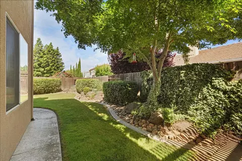 Exterior - 2639 Creekside Dr, Lodi, CA 95242 photo 5 of 14