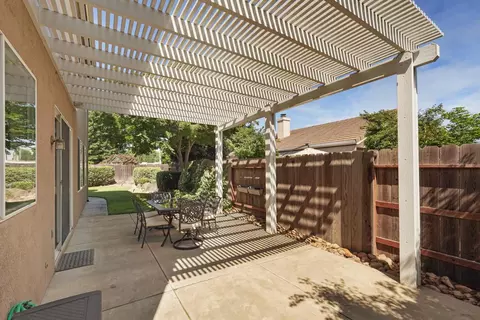 Exterior - 2639 Creekside Dr, Lodi, CA 95242 photo 2 of 14