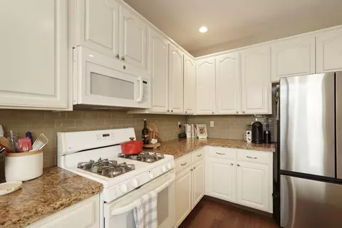 Kitchen - 2639 Creekside Dr, Lodi, CA 95242 photo 4 of 5