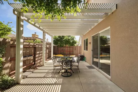 Exterior - 2639 Creekside Dr, Lodi, CA 95242 photo 4 of 14