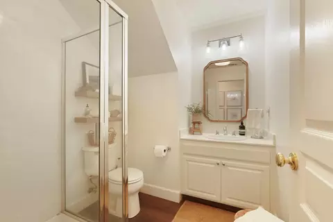 Bath - 2639 Creekside Dr, Lodi, CA 95242 photo 1 of 4
