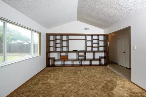 Living - 2905 Bateman Ln, Modesto, CA 95354 photo 8 of 9