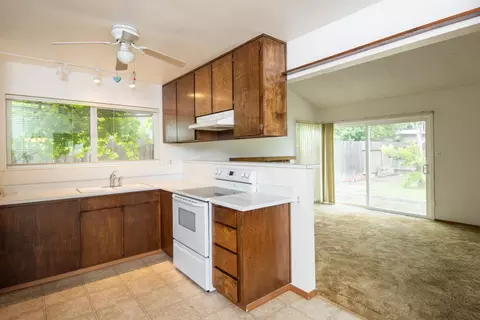 Kitchen - 2905 Bateman Ln, Modesto, CA 95354 photo 1 of 4
