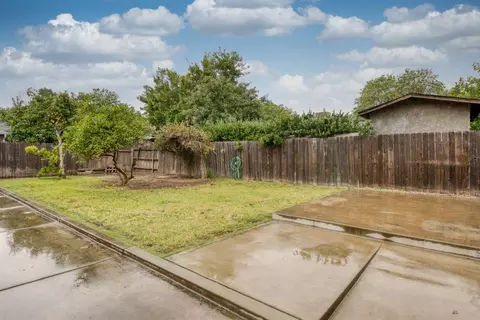 Exterior - 2905 Bateman Ln, Modesto, CA 95354 photo 8 of 12