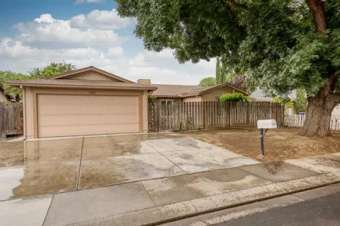 Exterior - 2905 Bateman Ln, Modesto, CA 95354 photo 4 of 12
