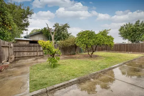 Exterior - 2905 Bateman Ln, Modesto, CA 95354 photo 5 of 12