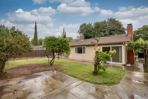Exterior - 2905 Bateman Ln, Modesto, CA 95354 photo 6 of 12