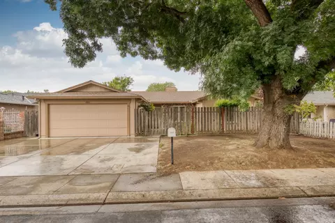 Exterior - 2905 Bateman Ln, Modesto, CA 95354 photo 2 of 12