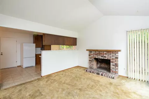 Living - 2905 Bateman Ln, Modesto, CA 95354 photo 4 of 9