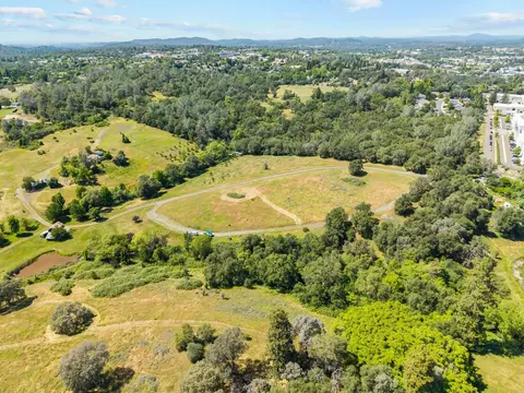 2105 Precision Pl, Auburn, CA 95603