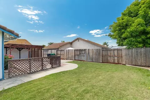 Exterior - 1541 W Kavanagh Ave, Tracy, CA 95376 photo 10 of 17