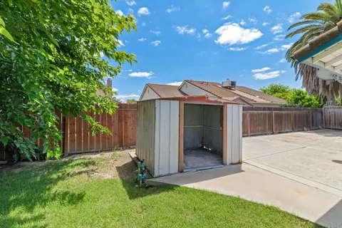 Exterior - 1541 W Kavanagh Ave, Tracy, CA 95376 photo 13 of 17