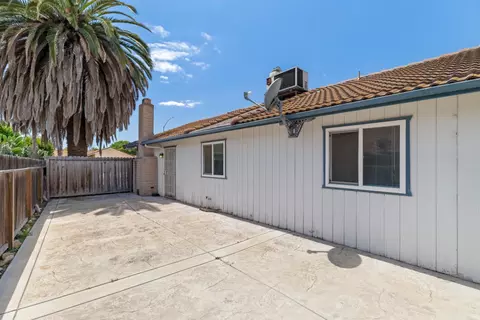 Exterior - 1541 W Kavanagh Ave, Tracy, CA 95376 photo 14 of 17
