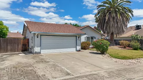 Exterior - 1541 W Kavanagh Ave, Tracy, CA 95376 photo 2 of 17