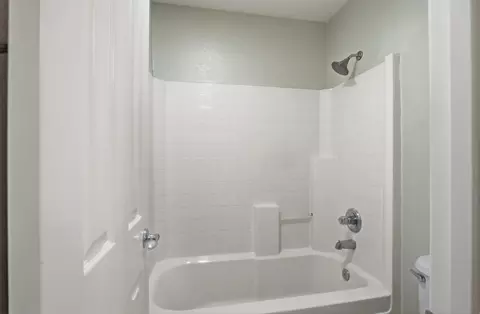 Bath - 904 Agee Ct, Folsom, CA 95630 photo 6 of 6