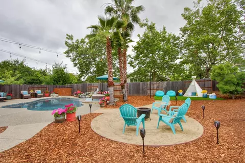 Exterior - 904 Agee Ct, Folsom, CA 95630 photo 23 of 34