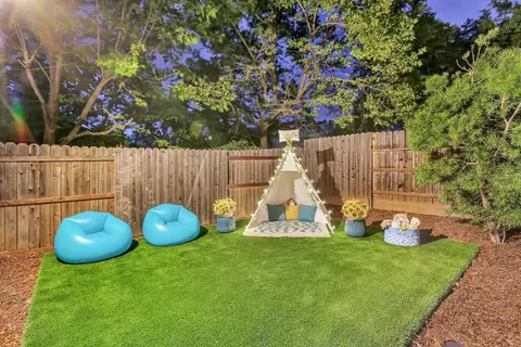 Exterior - 904 Agee Ct, Folsom, CA 95630 photo 10 of 34