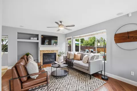 Living - 904 Agee Ct, Folsom, CA 95630 photo 3 of 4