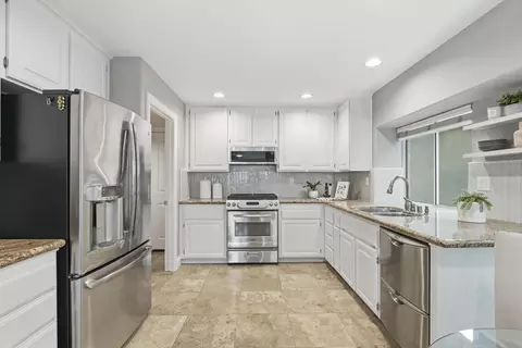 Kitchen - 904 Agee Ct, Folsom, CA 95630 photo 3 of 4