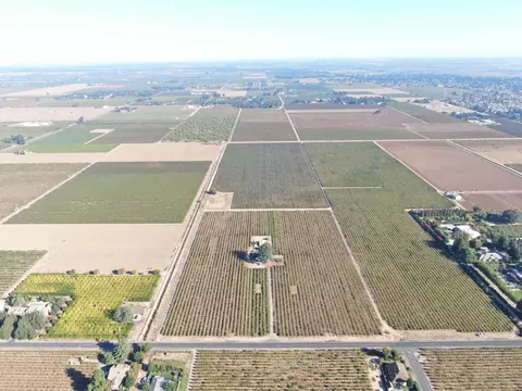 931 W Sargent Rd, Lodi, CA 95242 photo 2