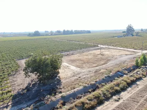931 W Sargent Rd, Lodi, CA 95242 photo 4