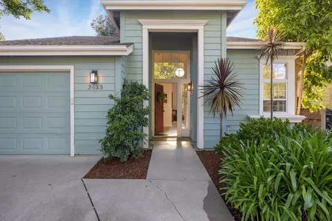 Exterior - 2433 Albany Ave, Davis, CA 95618 photo 2 of 9