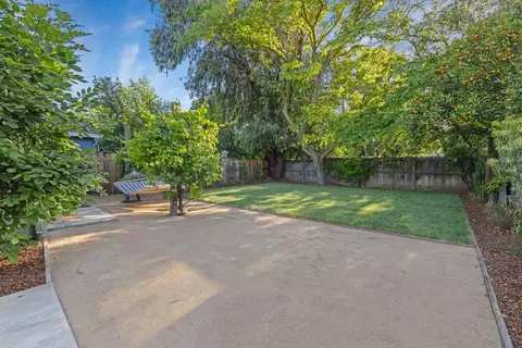 Exterior - 2433 Albany Ave, Davis, CA 95618 photo 8 of 9